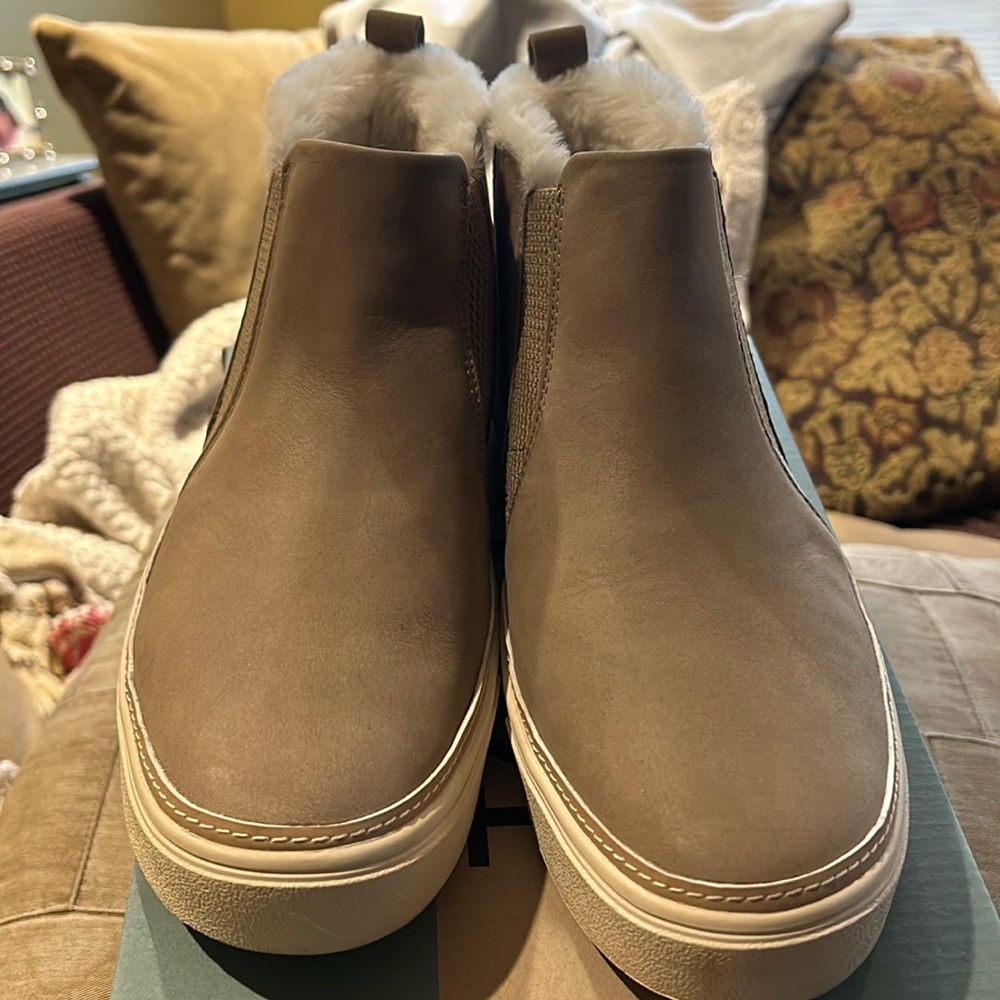 Toms Bryce Nubuck /Faux Fur slip on boots